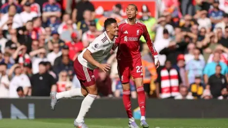 意甲激战：AC米兰对那不勒斯，中场核心莫德里奇vs丁丁对决看点解析